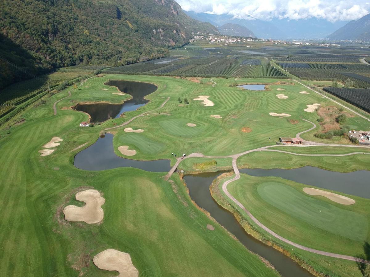The Lodge Sporthotel - Golfclub Eppan Appiano Sulla Strada Del Vino Εξωτερικό φωτογραφία