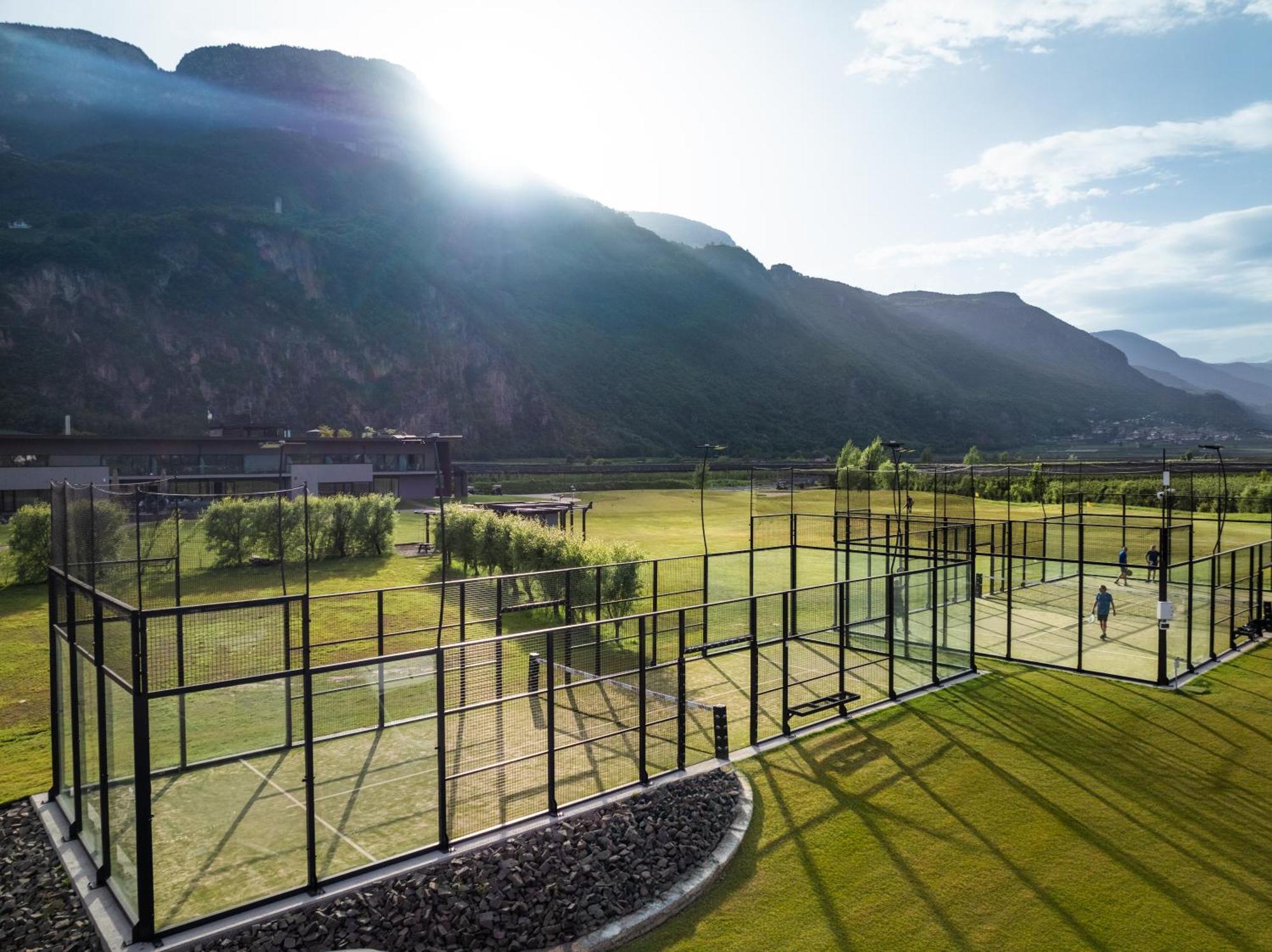 The Lodge Sporthotel - Golfclub Eppan Appiano Sulla Strada Del Vino Εξωτερικό φωτογραφία